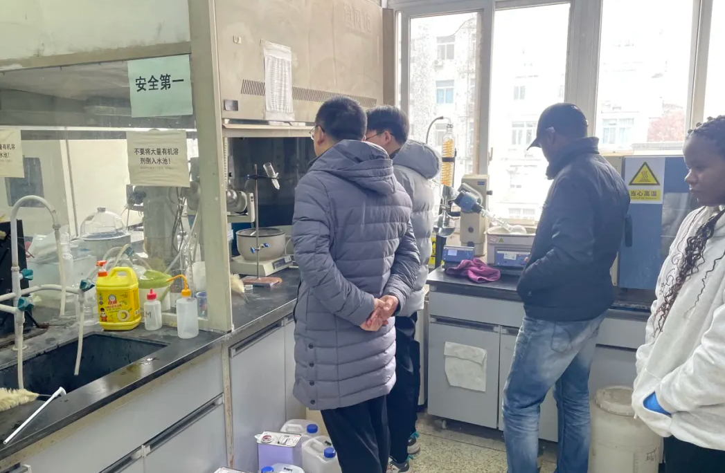 Ухан Донги и Шанхай Ярунг Биохимический Инструмент Фабрики Фабрики послепродажи послепродажи